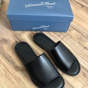Universal Thread leather slides